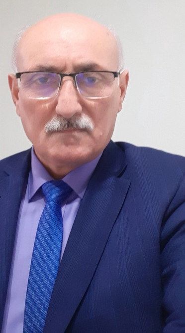 В школе юбилей.