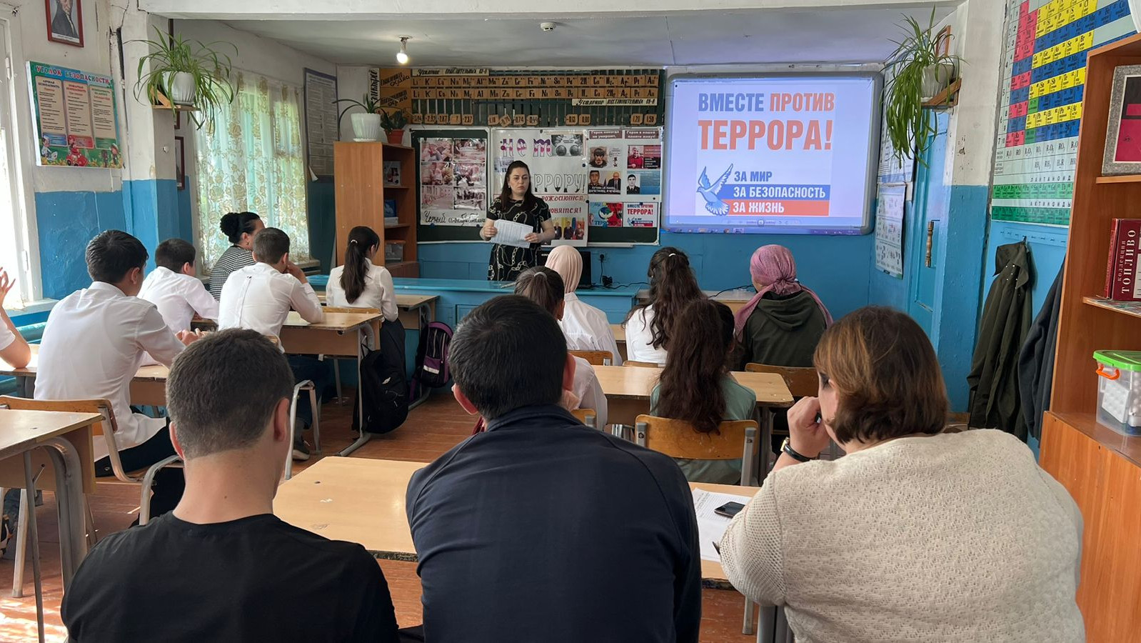 Героями не рождаются, героями - становятся! Героями не рождаются, героями - становятся!