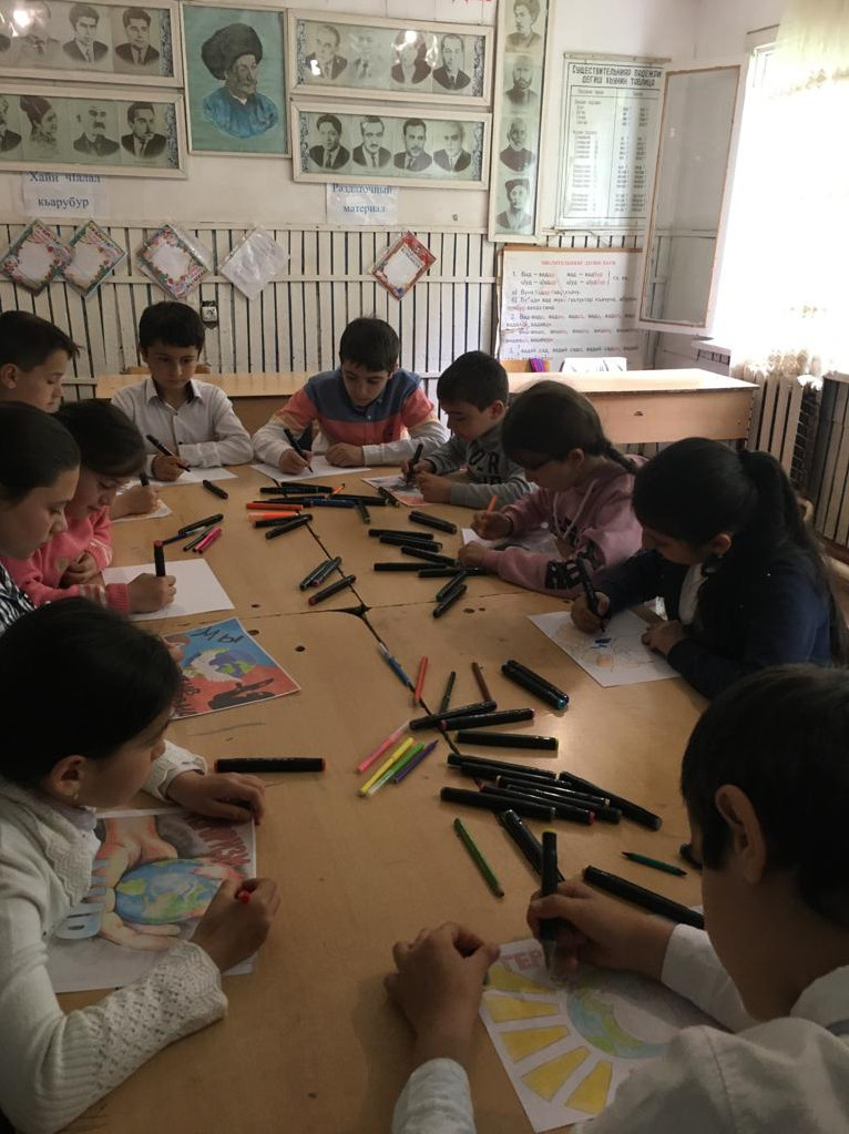 22.05.2023г. Акция "Мы рисуем мир" в 4 классе. Классный руководитель Алхасова М.А. 22.05.2023г. Акция "Мы рисуем мир" в 4 классе. Классный руководитель Алхасова М.А.