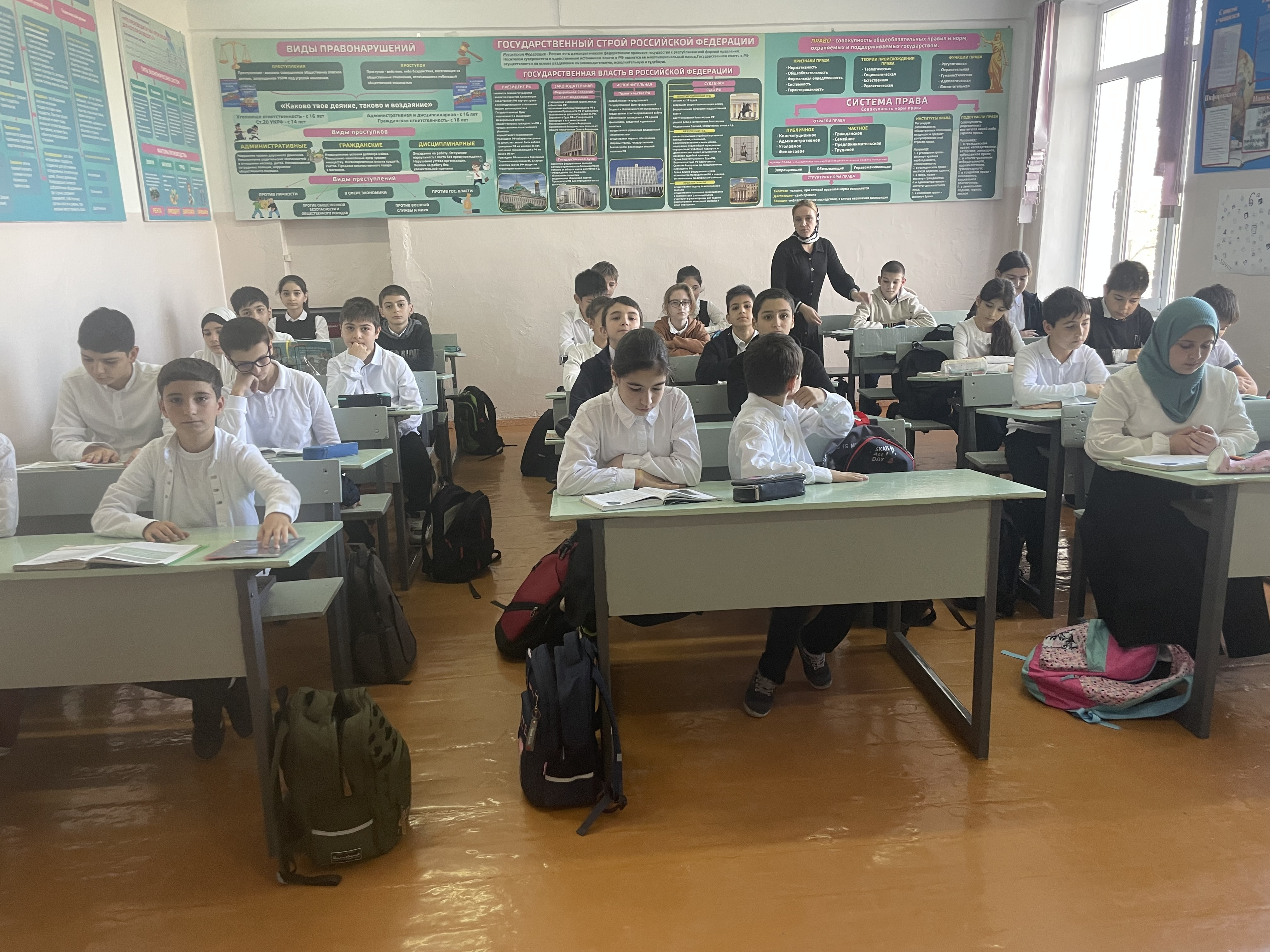 Профилактическая беседа с учащимися по теме: « Ложные вызовы об акте терроризма и ответственность за них» Профилактическая беседа с учащимися по теме: « Ложные вызовы об акте терроризма и ответственность за них»