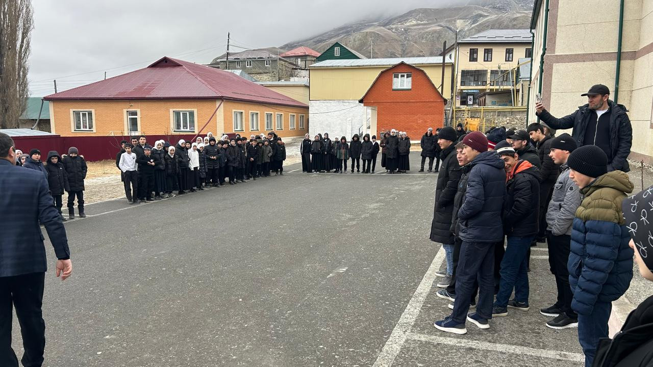 Эвакуация детей.