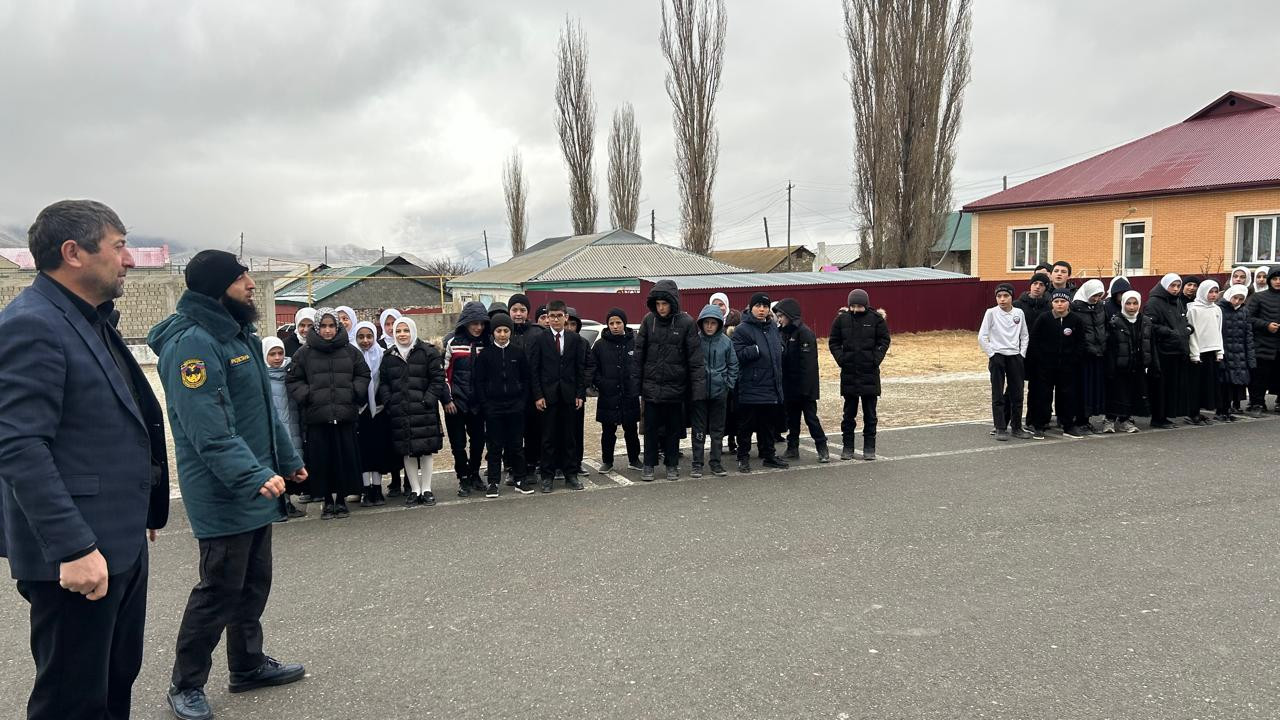 Эвакуация детей.