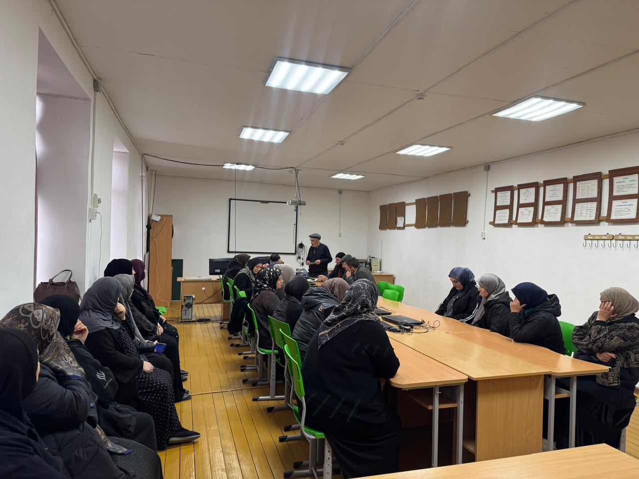 Родительское собрание на тему: "Профилактика деструктивного поведения среди несовершеннолетних"