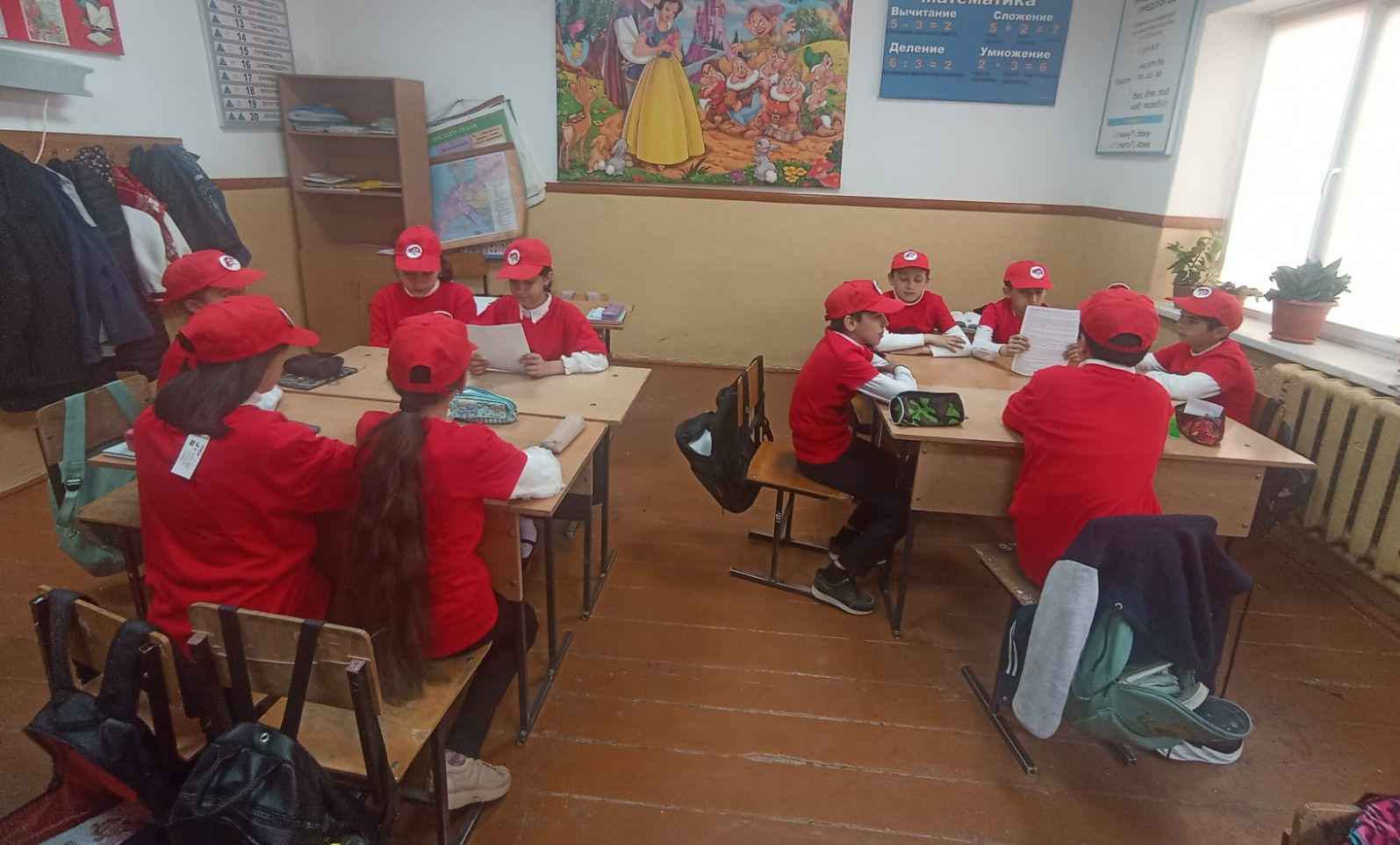 Интеллектуальная игра по теме "9 мая-День Победы" Интеллектуальная игра по теме "9 мая-День Победы"