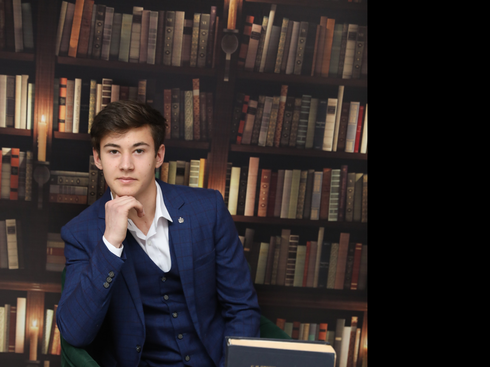 Портфолио ученика 10 "Б" класса Кахруманова Арслана