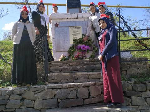 Возложение цветов у Обелиска ветеранам ВОВ