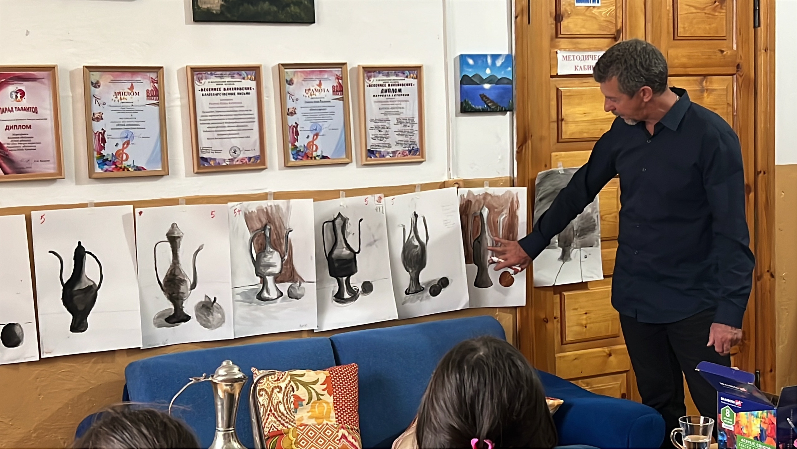 Владимир Ротмистров — замечательный художник-живописец, профессор и член Союза художников России.