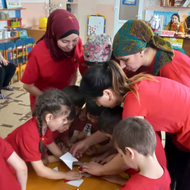 Развлечение  с родителями в средней группе по ПДД