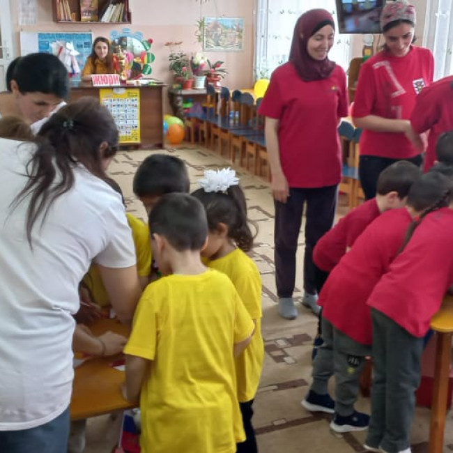 Развлечение  с родителями в средней группе по ПДД