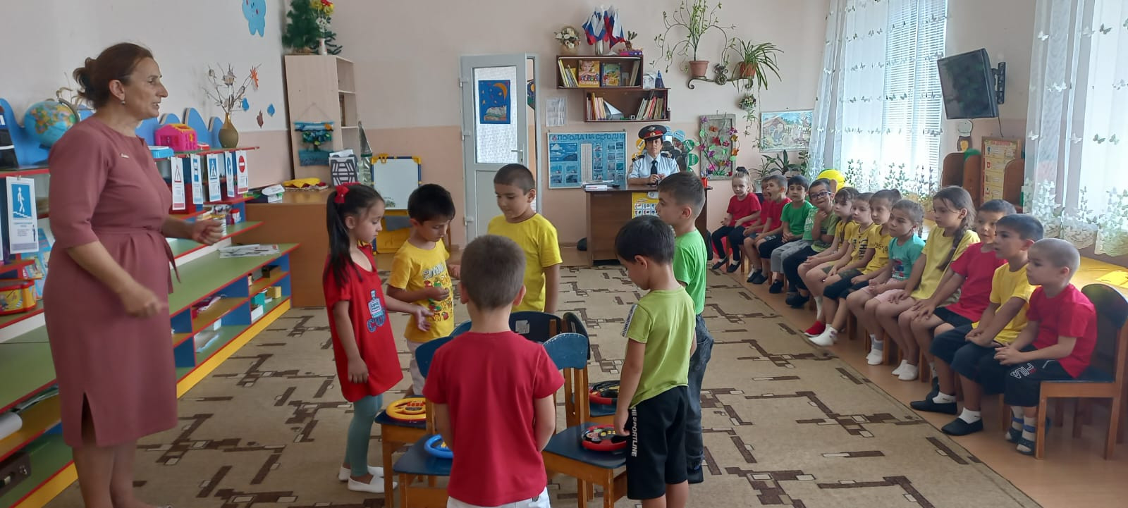 Праздник "Красный,желтый,зеленый с приглашением родителей" Праздник "Красный,желтый,зеленый с приглашением родителей"