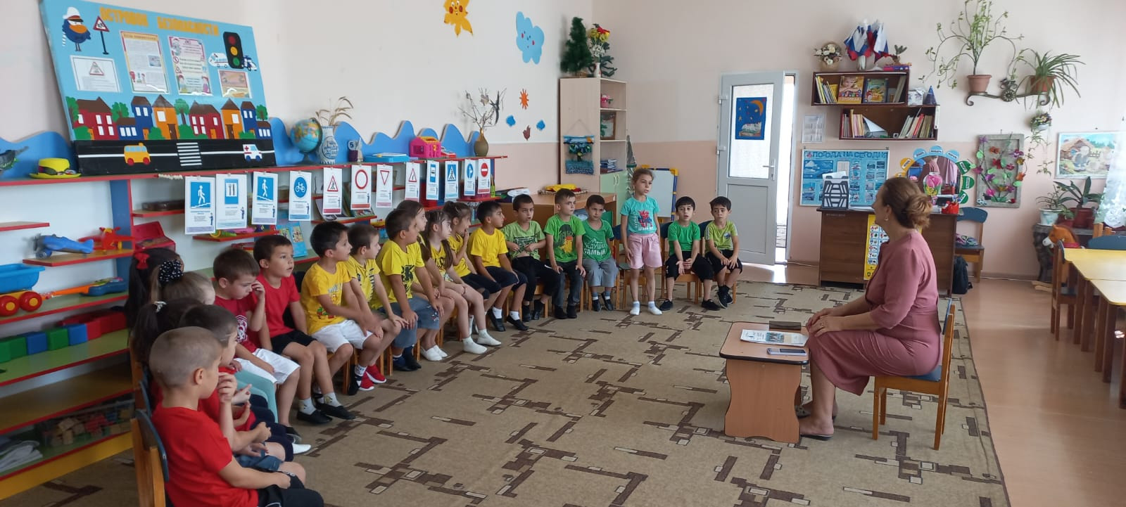 Праздник "Красный,желтый,зеленый с приглашением родителей" Праздник "Красный,желтый,зеленый с приглашением родителей"