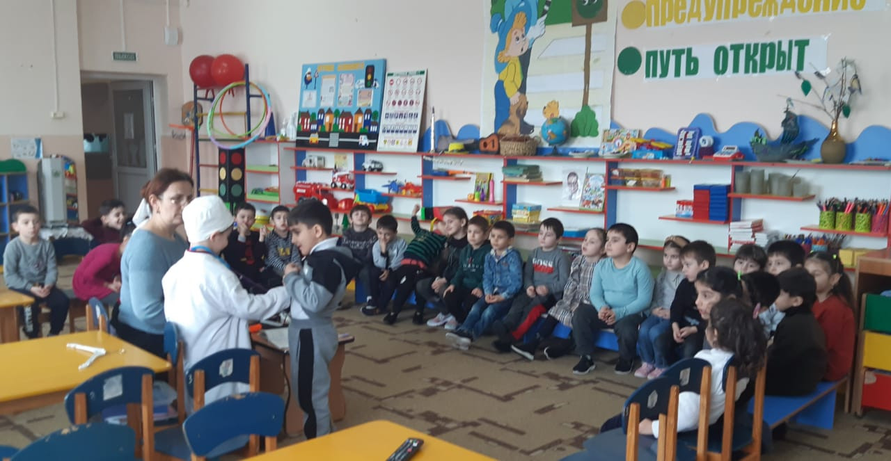 Праздник "Красный,желтый,зеленый с приглашением родителей" Праздник "Красный,желтый,зеленый с приглашением родителей"