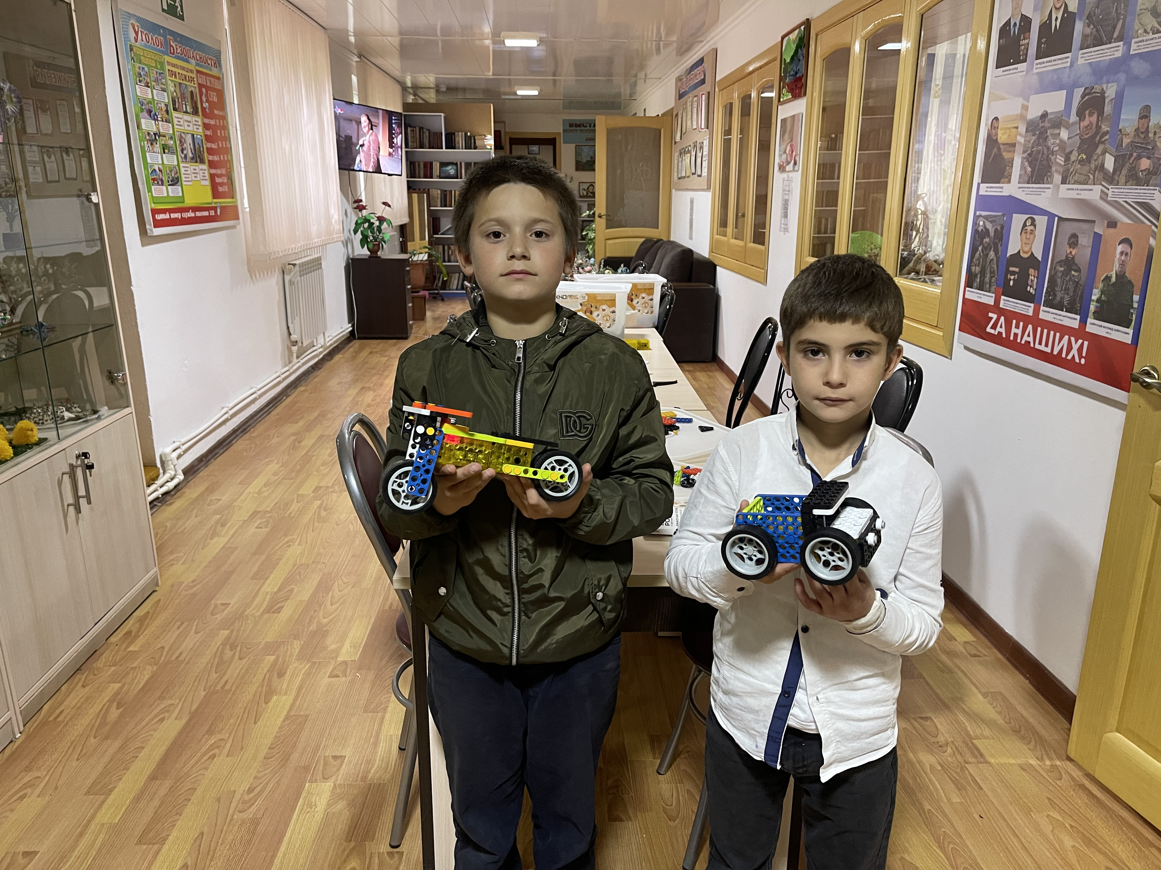 На занятии робототехники На занятии робототехники