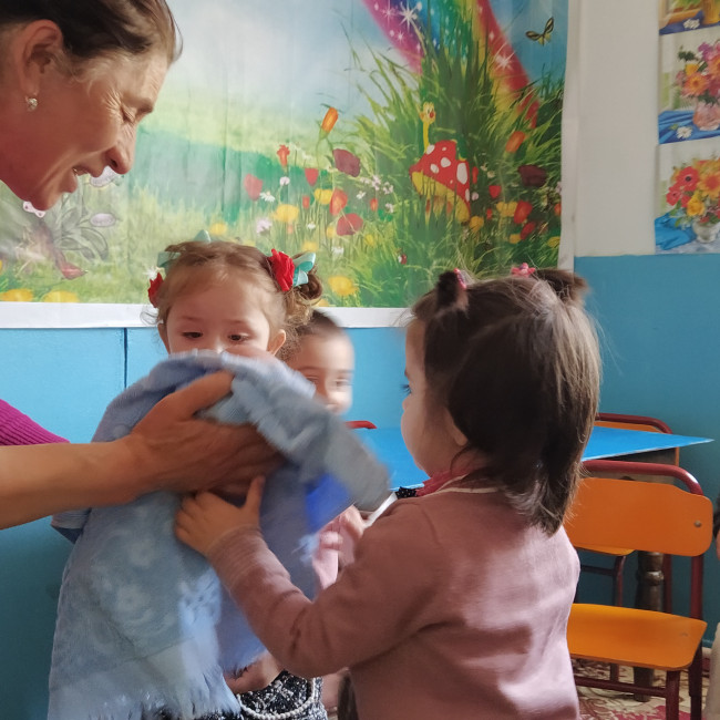 Открытое занятие в 1-й младшей группы "Купаем куклу - Патю"