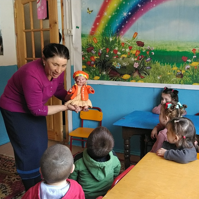 Открытое занятие в 1-й младшей группы "Купаем куклу - Патю"