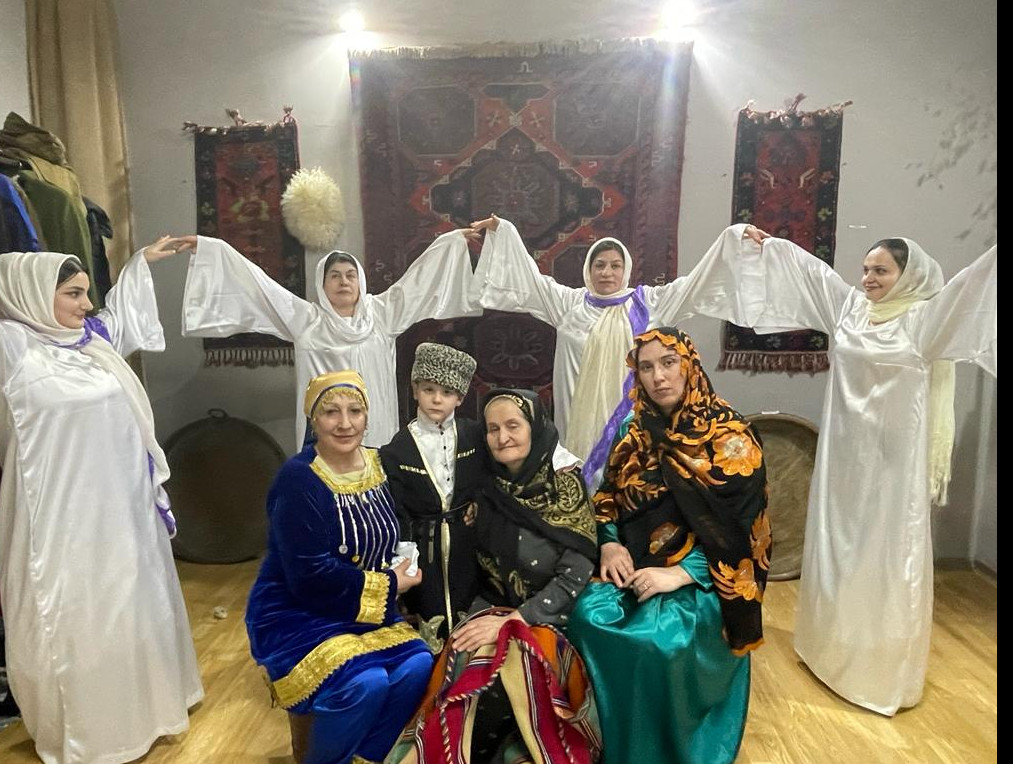 "Читаем Расула"