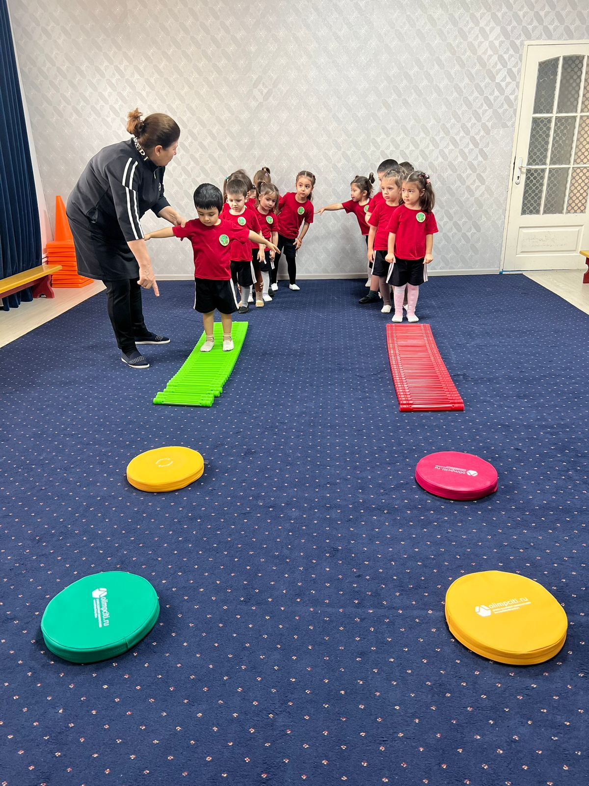 Физкультурное занятие во 2 младшей группе