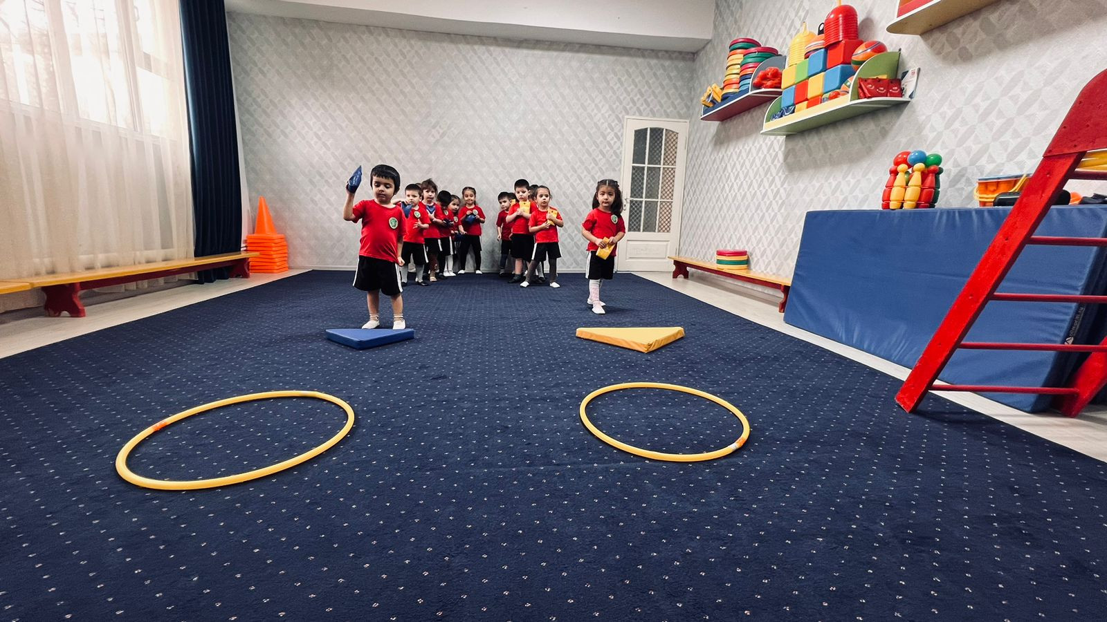 Физкультурное занятие во 2 младшей группе