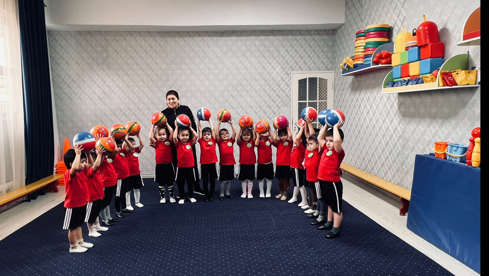 Физкультурное занятие во 2 младшей группе