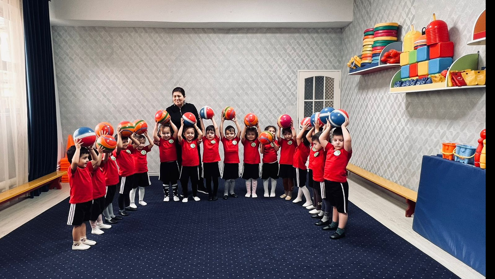 Физкультурное занятие во 2 младшей группе.