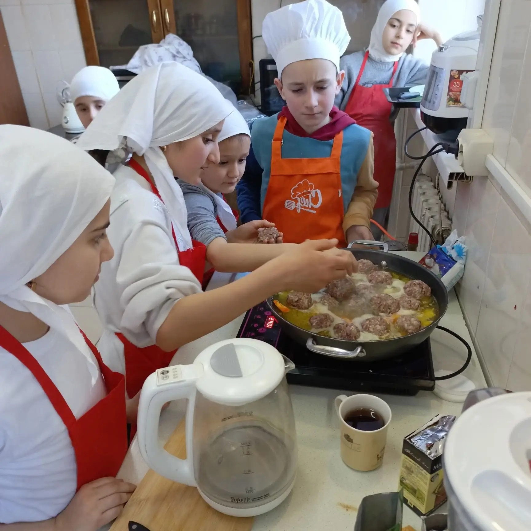 21.01.2026 г. «Ёжики» из мясного фарша, на овощной подушечке.