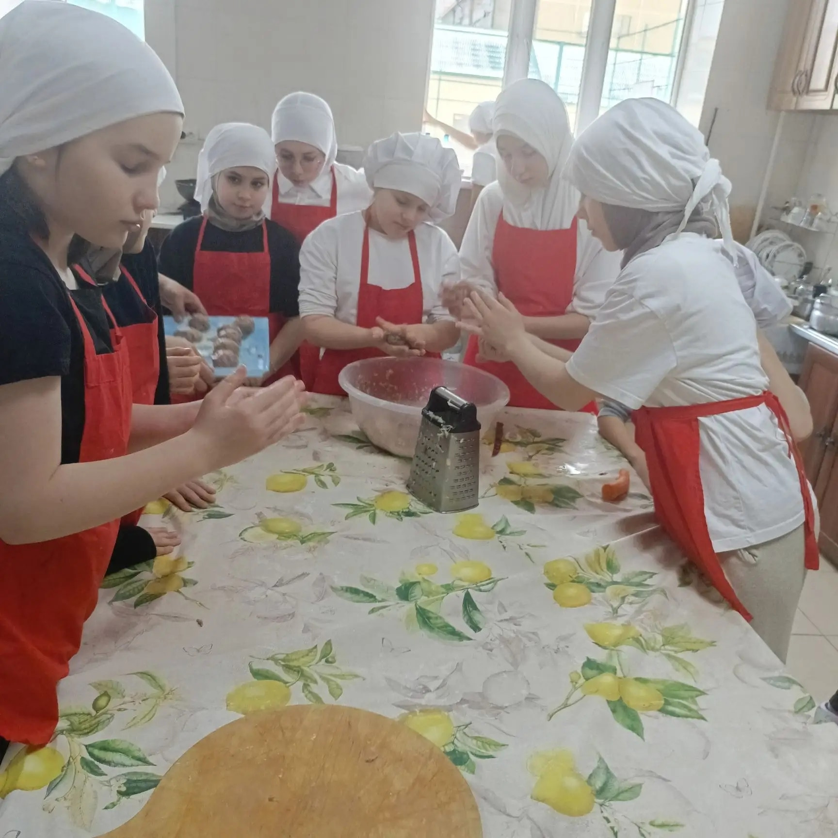 21.01.2026 г. «Ёжики» из мясного фарша, на овощной подушечке.