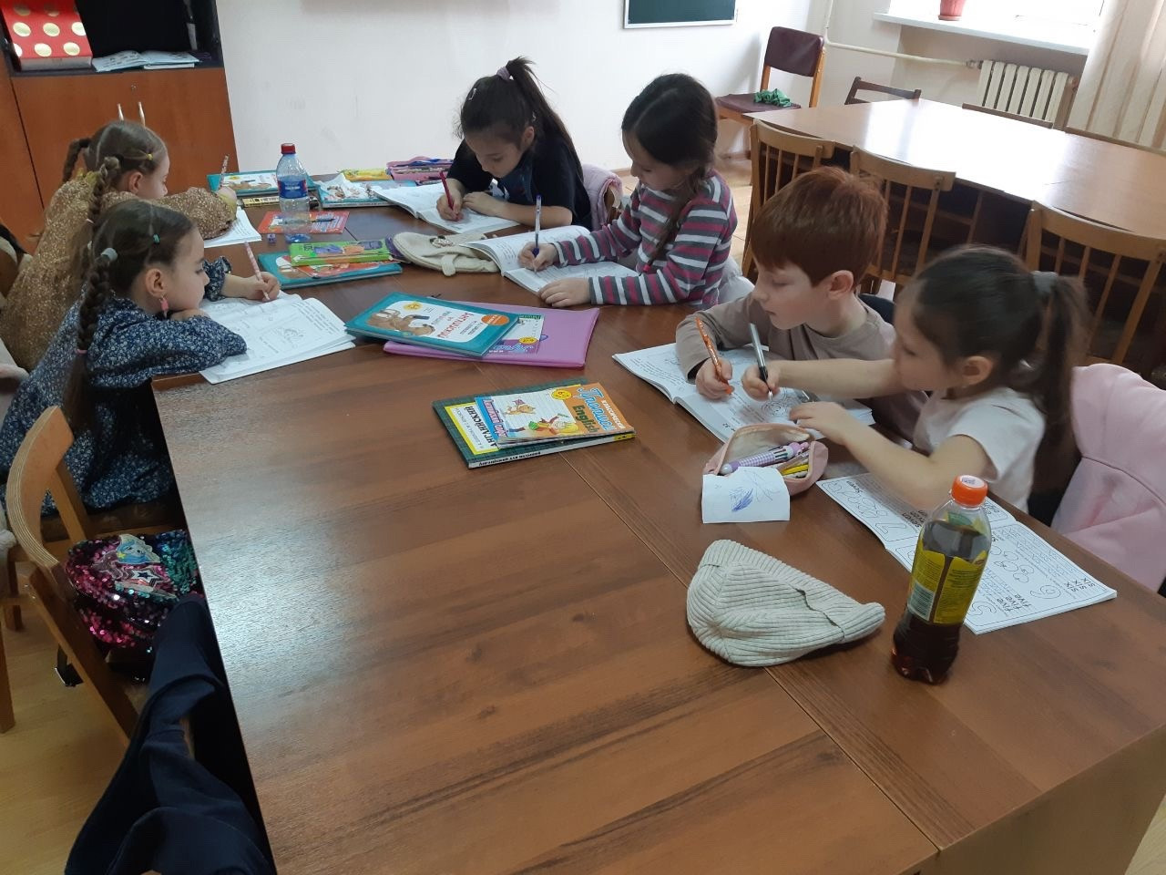 09.03.2025 г.  "I am dancing", "I am swimming","l am jumping"