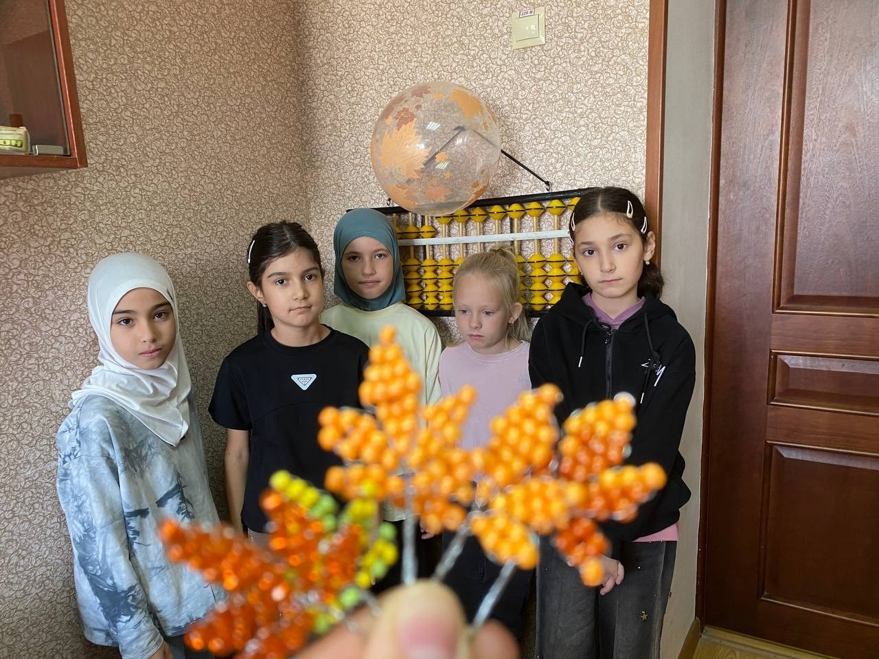 11.10.2025 г. Листья из бисера. 11.10.2025 г. Листья из бисера.