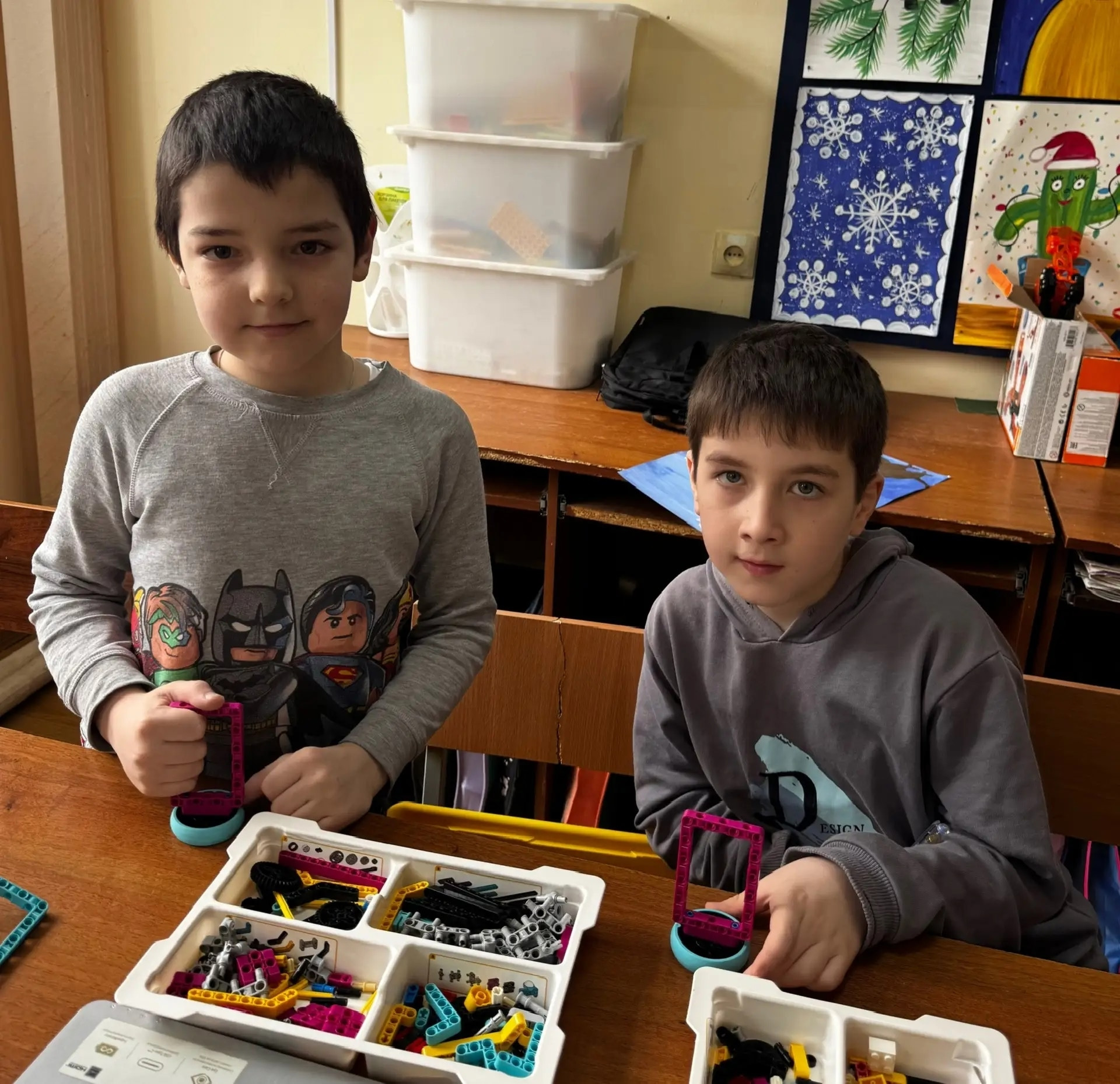 13.03.2026 г. Сборка моделей на VEX и LEGO.