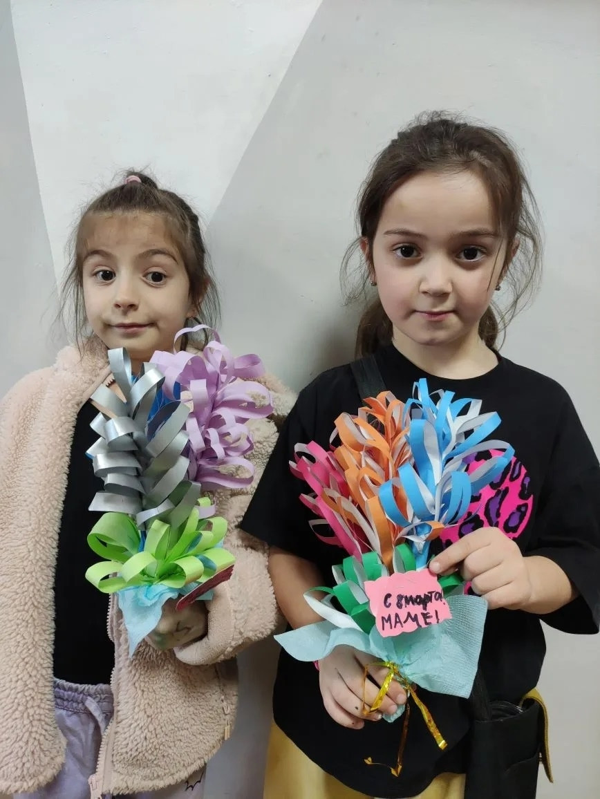 10.03.2026 г. Объемные цветы из бумаги. 10.03.2026 г. Объемные цветы из бумаги.