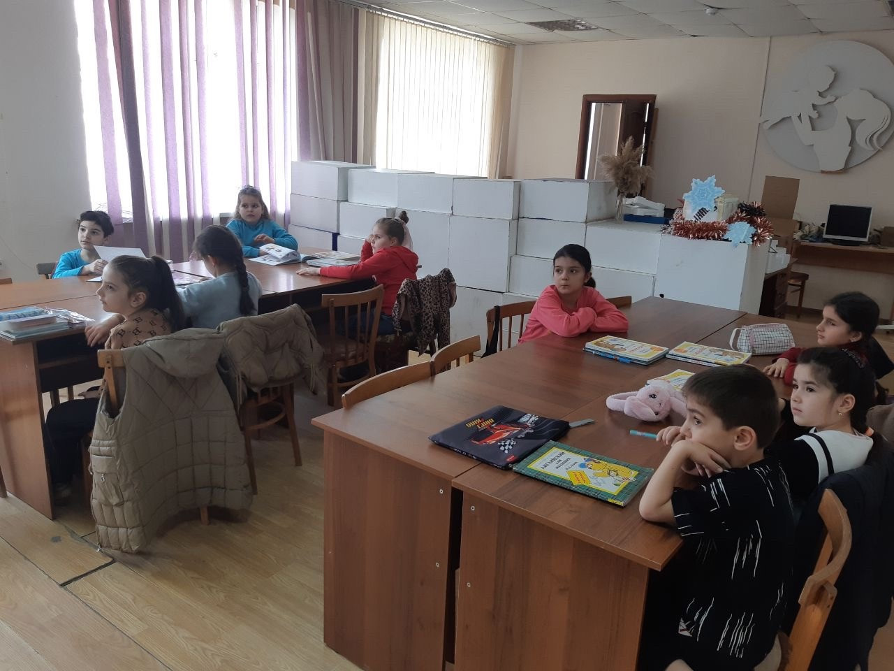 09.03.2025 г.  "I am dancing", "I am swimming","l am jumping"