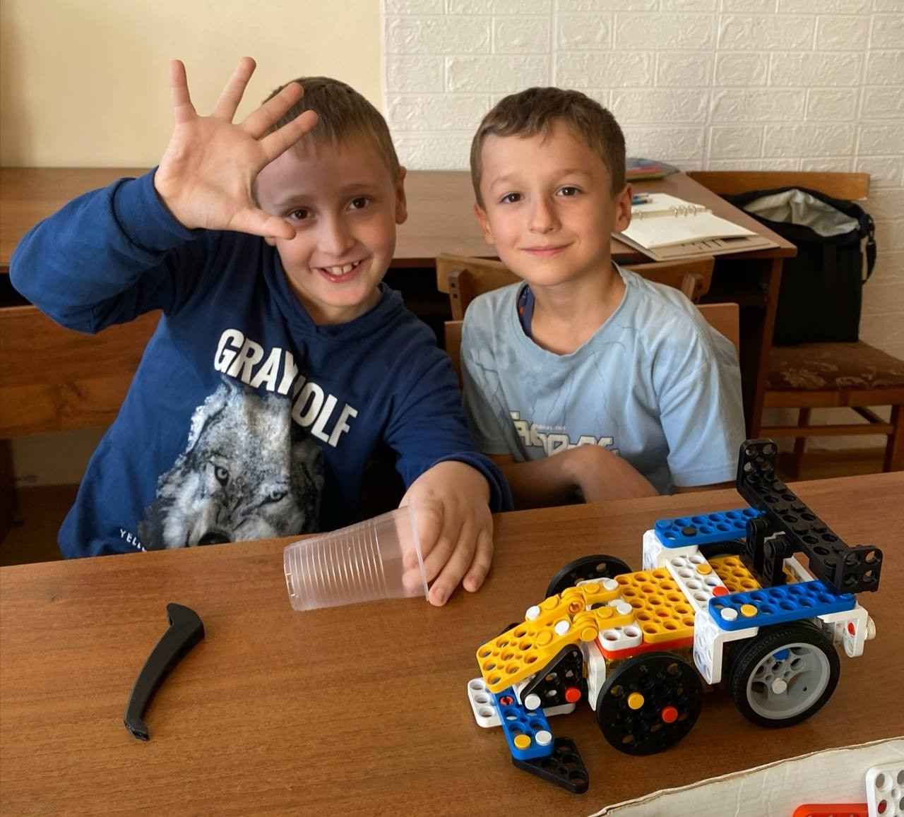 25.09.2025 г. Конструирование модели «Машинка». 25.09.2025 г. Конструирование модели «Машинка».