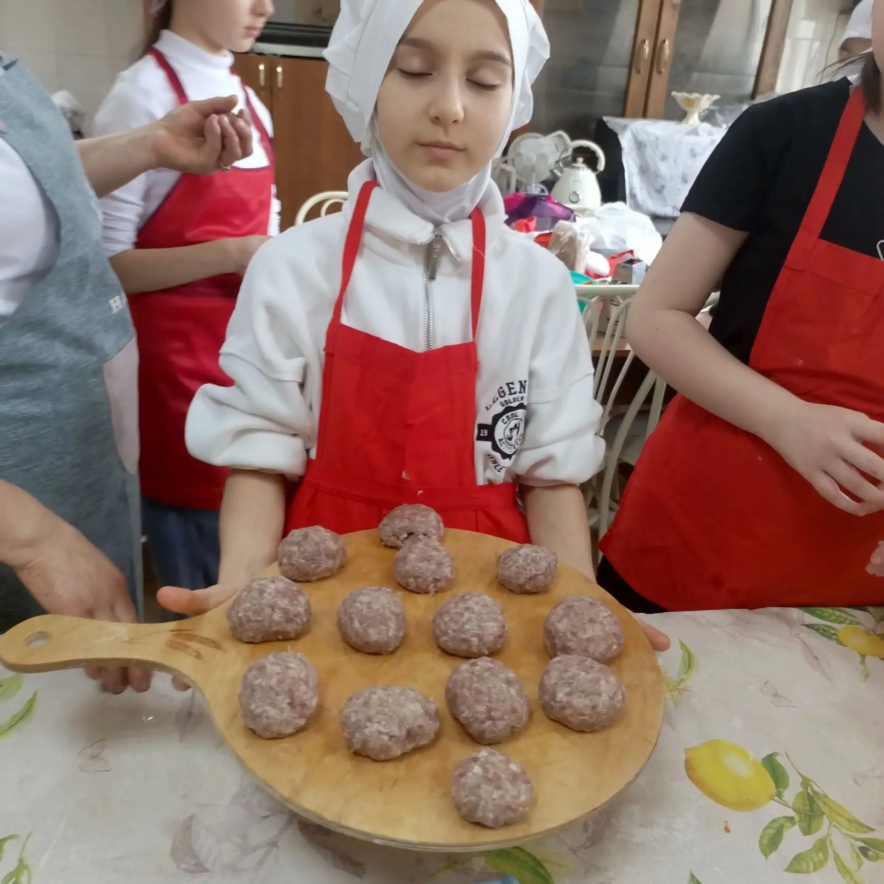 21.01.2026 г. «Ёжики» из мясного фарша, на овощной подушечке.