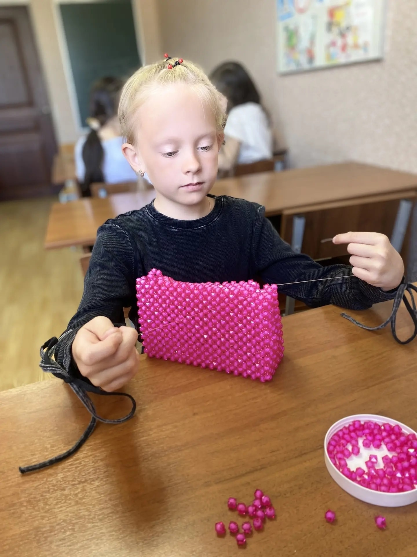 16.12.2025 г. Плетение сумок из бисера.