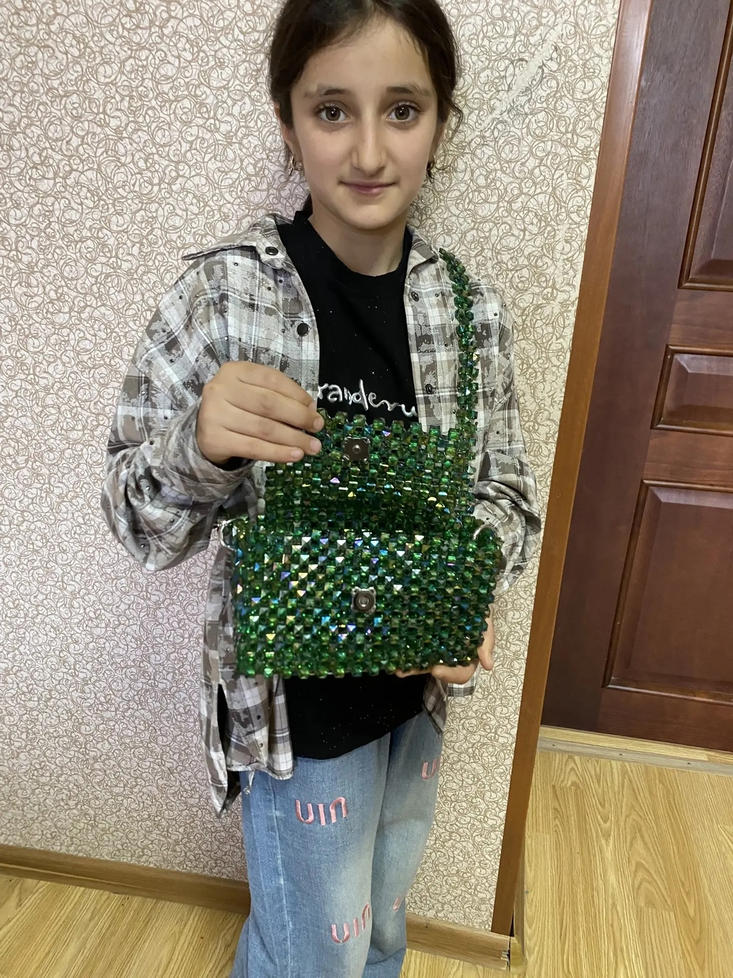 16.12.2025 г. Плетение сумок из бисера.