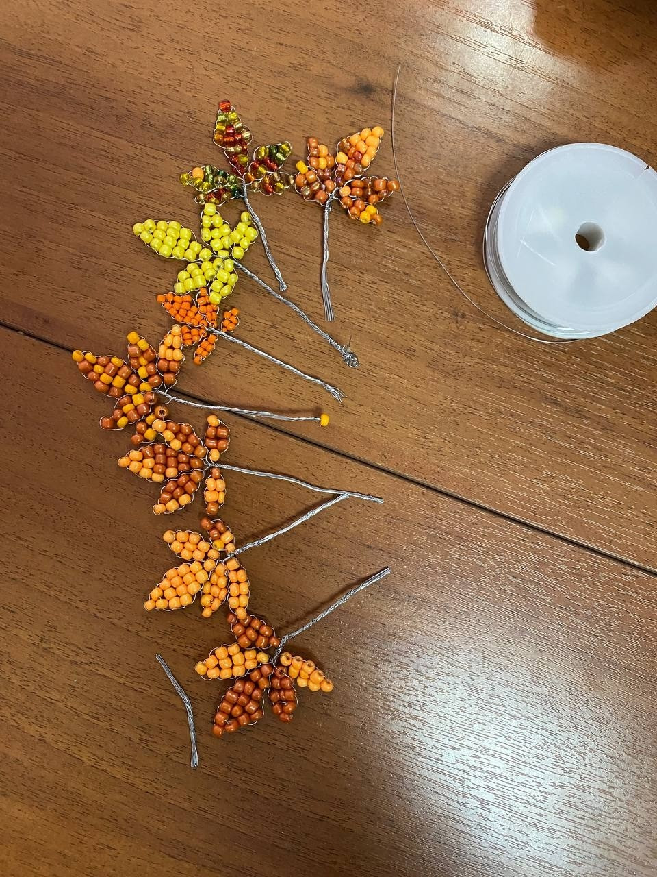 11.10.2025 г. Листья из бисера. 11.10.2025 г. Листья из бисера.