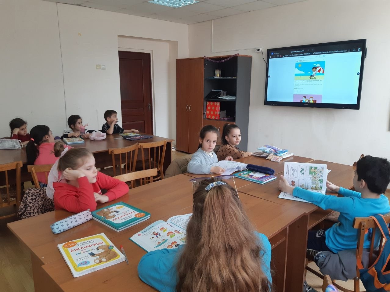 09.03.2025 г.  "I am dancing", "I am swimming","l am jumping"