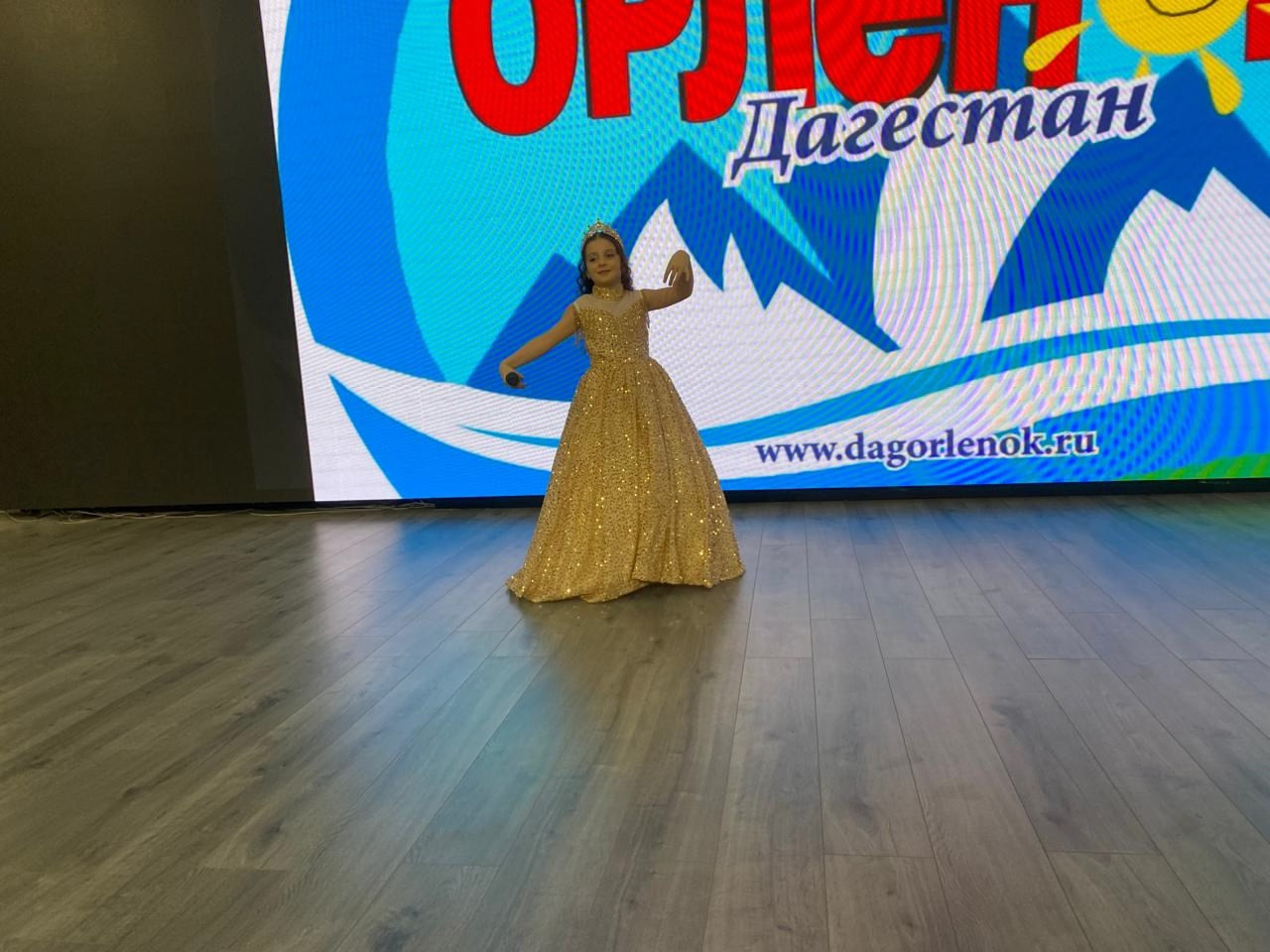 Офис хедхантер в москве. Офис яндекса в москве. Консалтинговая компания на выставке. Модульные офисные кабины. Фирма местами.