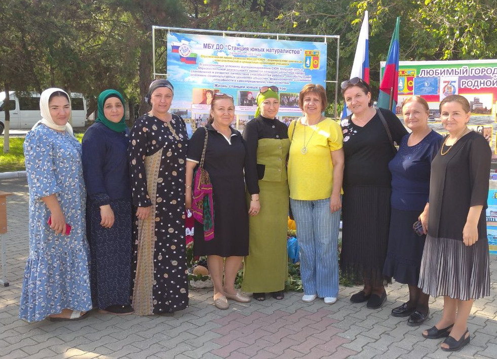 Выставка детских работ "Любимый Каспийск"