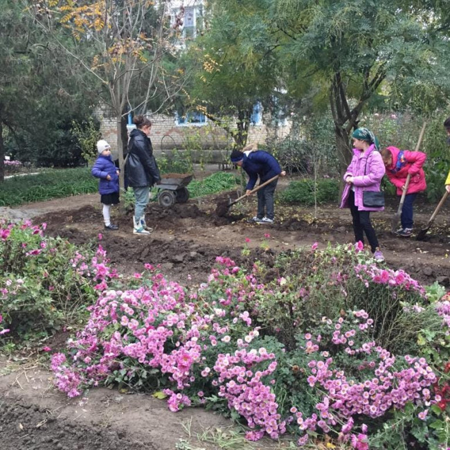 Учебно- опытный участок объединения "Цветоводы"
