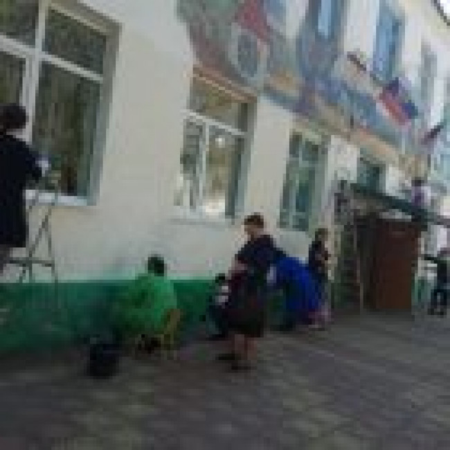 27 апреля 2019 года, в ДОУ прошел субботник по уборке территории. Коллектив принял активное участие.