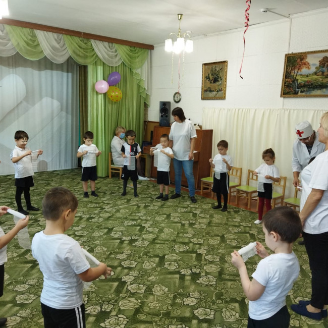 спортивное развлечение в старшей "Б" группе