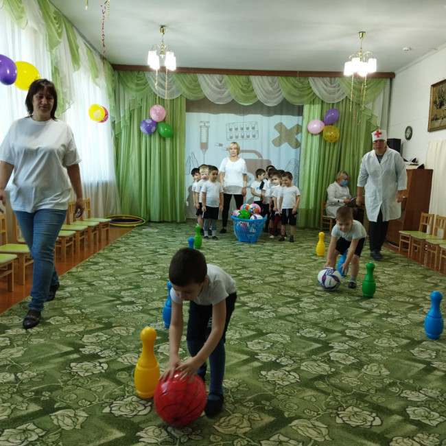 спортивное развлечение в старшей "Б" группе