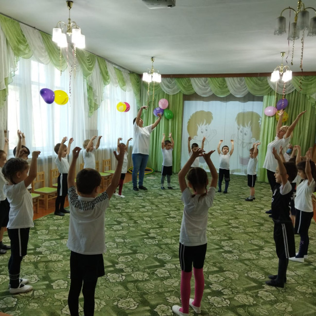 спортивное развлечение в старшей "Б" группе