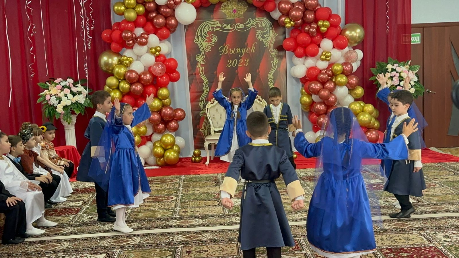 Выпускной в Подготовительной "В" группе (25.05.2023 г.) Выпускной в Подготовительной "В" группе (25.05.2023 г.)