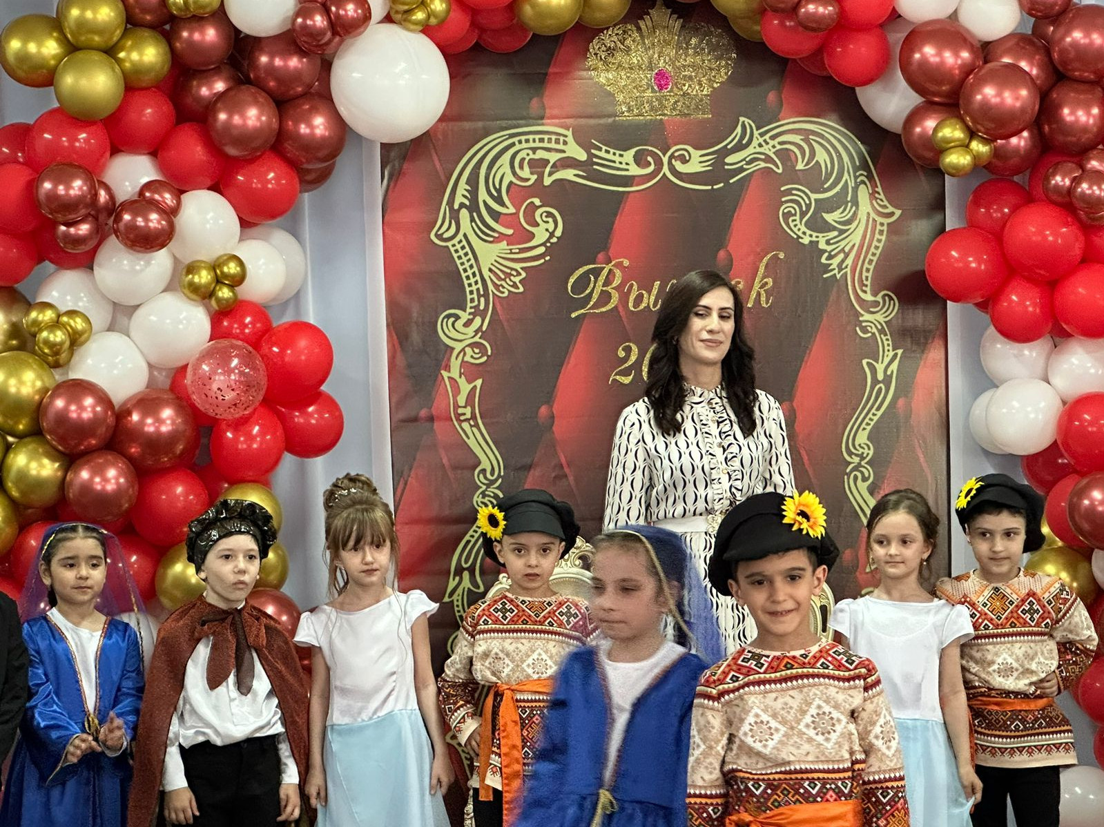 Выпускной в Подготовительной "В" группе (25.05.2023 г.) Выпускной в Подготовительной "В" группе (25.05.2023 г.)