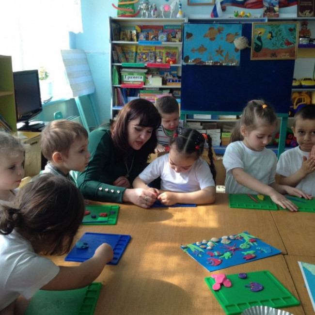 Посещение заведующей занятий в саду.