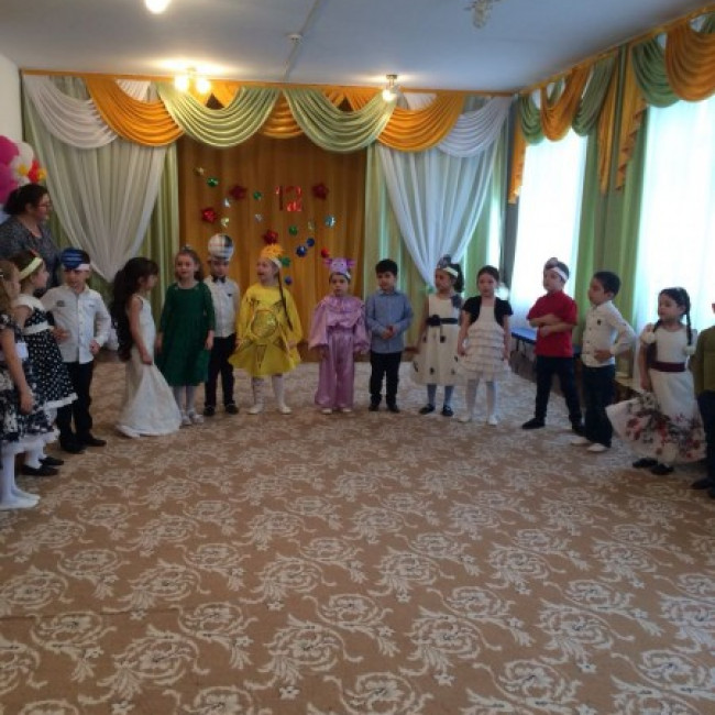 Праздник ко "Дню космонавтики".