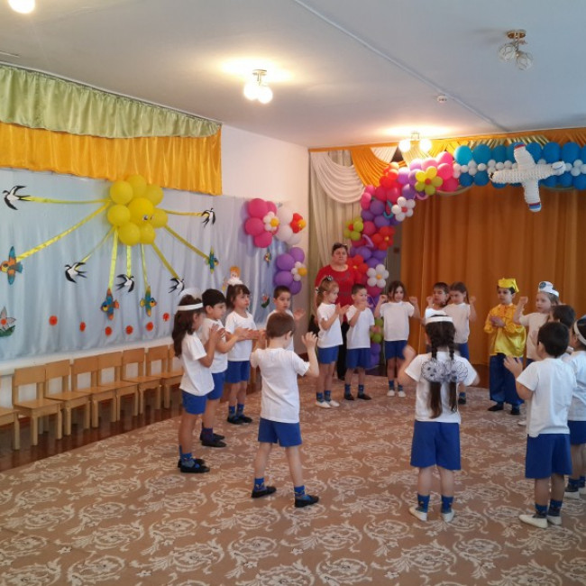 Праздник посвященный Дню здоровья. Ответственная за организацию праздника-Исбатова А.К.