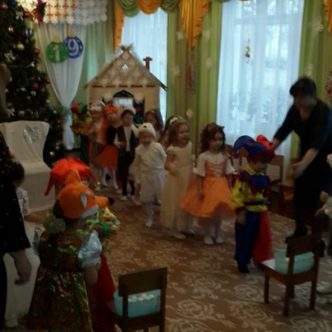 Утренник посвященный празднику "Новый год" прошел в нашей группе.